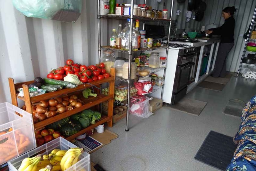 AIFS-Freiwilligenarbeit-Neuseeland-Projekt-Rainforest-Conservation-kitchen