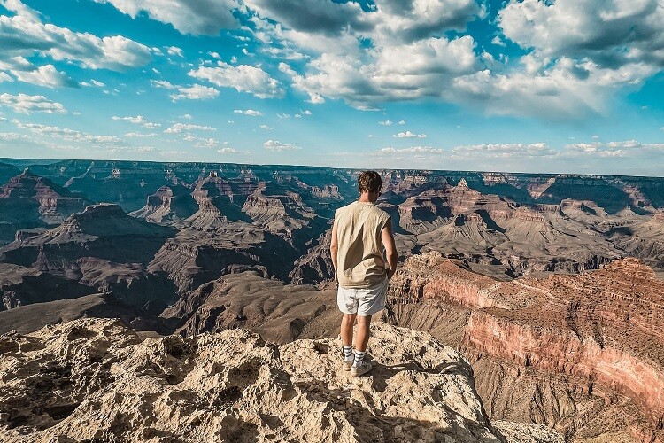 Am Rande des berühmten Grand Canyon
