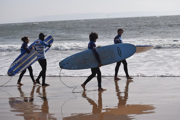Surfe in Portugal mit AIFS