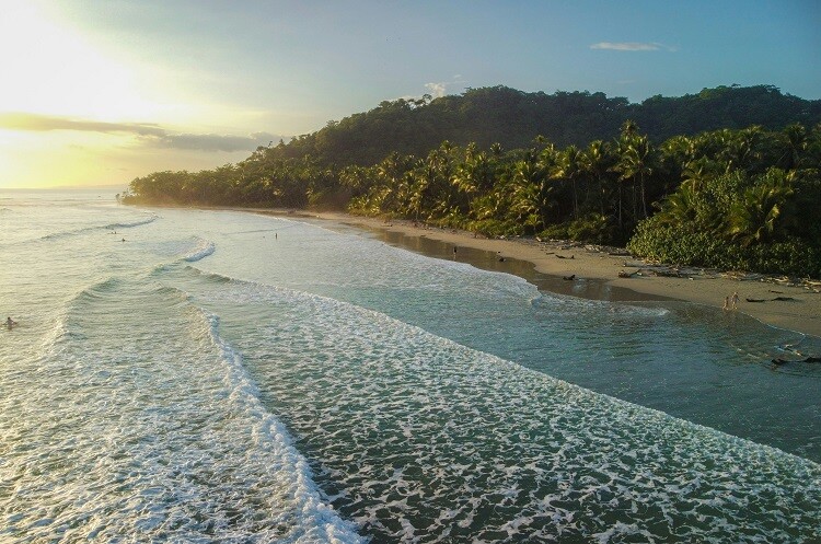 Blick auf den Strand Santa Teresa in Costa Rica