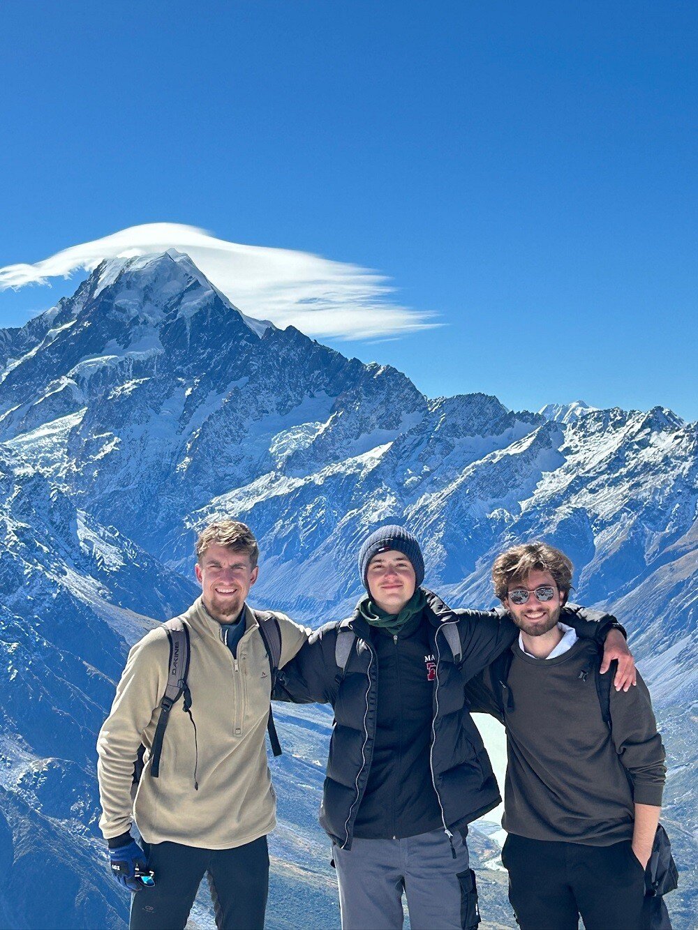 aifs-work-and-travel-neuseeland-ugc-marc-alexander-Gletscher-Personen-Himmel