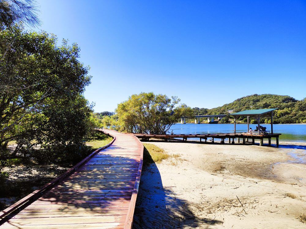 aifs-schüleraustausch-australien-queensland-brücke-strand